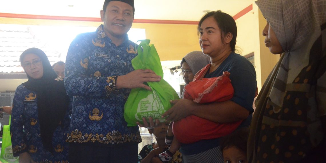 1.384 KRS di Tiga Kecamatan Mendapatkan Daging Ayam dan Telur