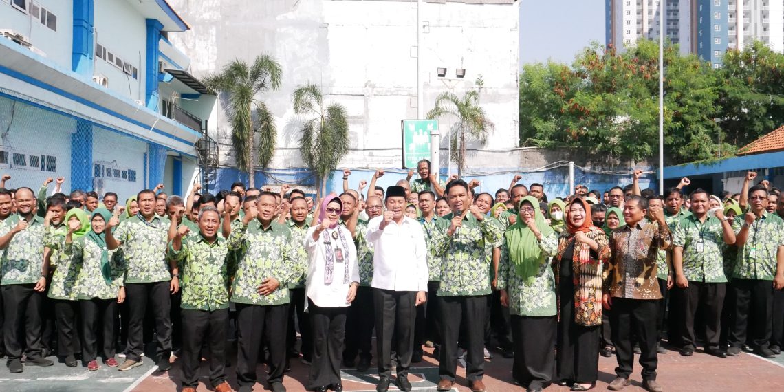 Plt Bupati Sidoarjo Subandi Pimpin Apel Pagi di Perumda Delta Tirta