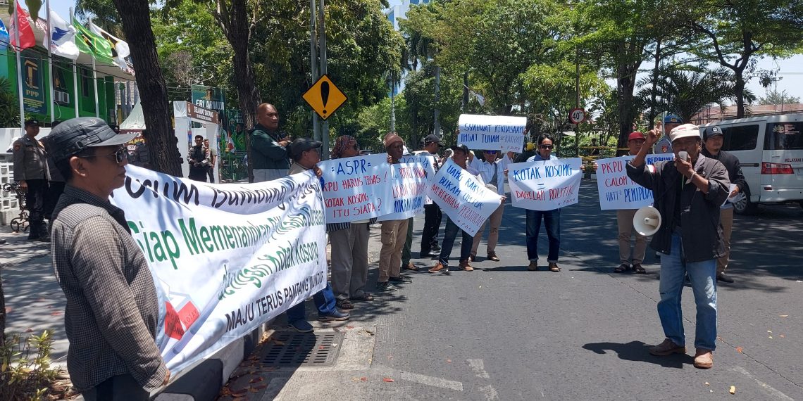 KPU Surabaya Didemo, Pertanyakan Kotak Kosong di Pilkada 2024