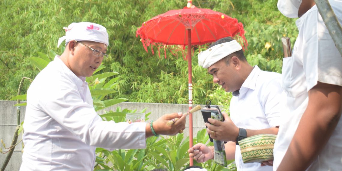 Ibadah Galungan, Polresta Sidoarjo Panjatkan Doa Pilkada Aman Damai