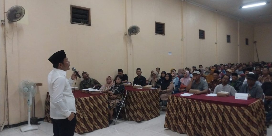 Cabup Sidoarjo Subandi Sapa Warga Tarik; Pasti Lanjutkan Betonisasi, Siap Bangunkan Rumah Sakit