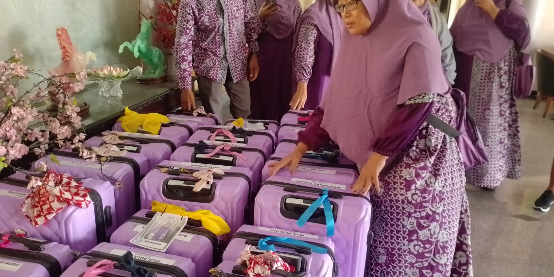 20 Hari ‘Ditelantarkan’ di Hotel, Belasan Jemaah Umroh Dipermainkan Travel Baginda Support System