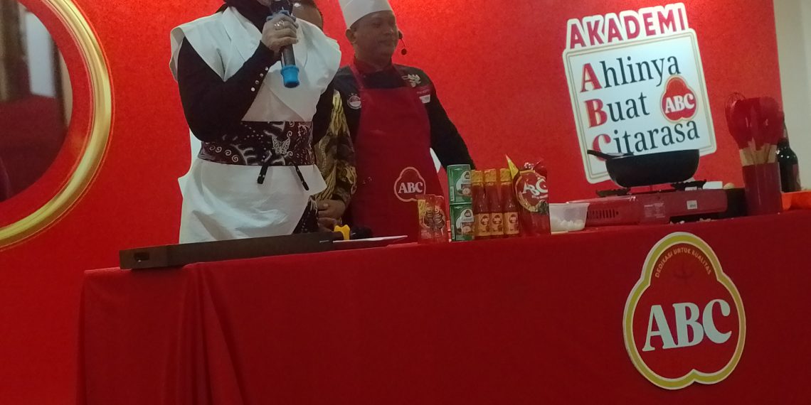 Cawabup Hj Mimik Idayana Beri Tips Memasak Nasi Goreng Lezat kepada 600 Emak-emak