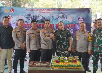 Perkuat Sinergitas, Polresta Sidoarjo Beri Kejutan HUT TNI Ke-79
