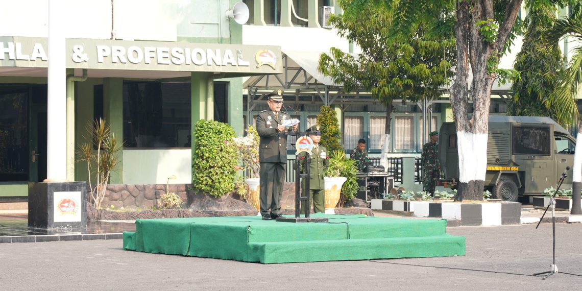 Kepala Staf Korem 084/Bhaskara Jaya Pimpin Upacara Peringatan HUT ke-79 TNI Tahun 2024