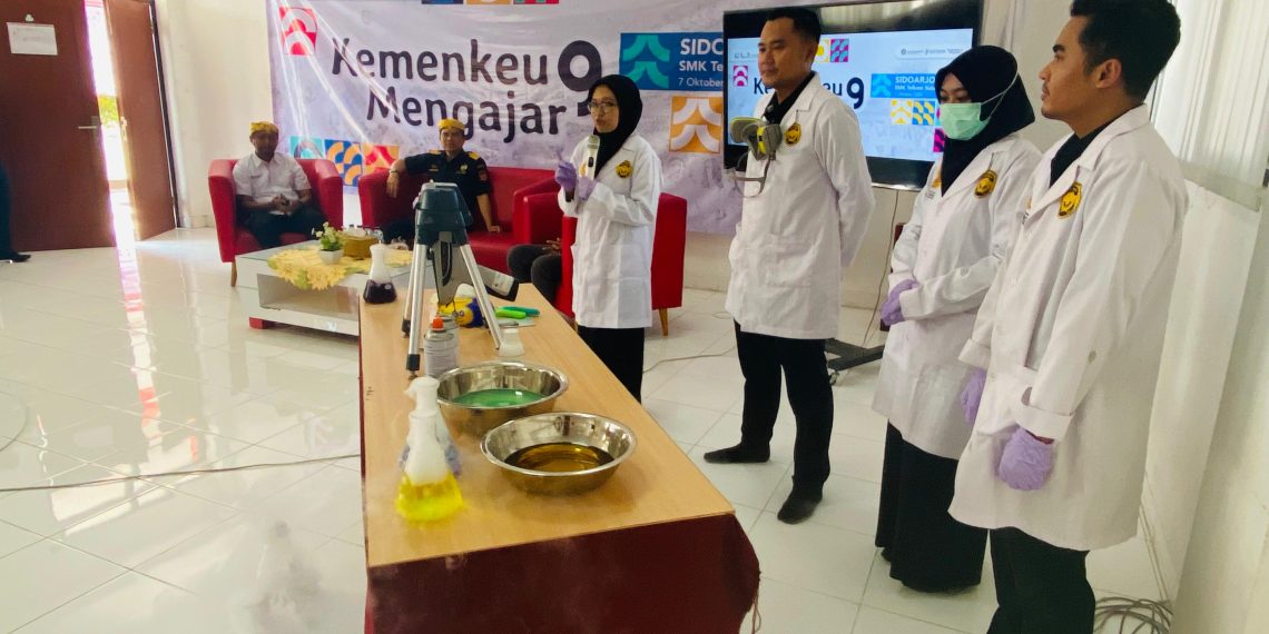 Kemenkeu Mengajar Ke-9 kepada Pelajar Sidoarjo
