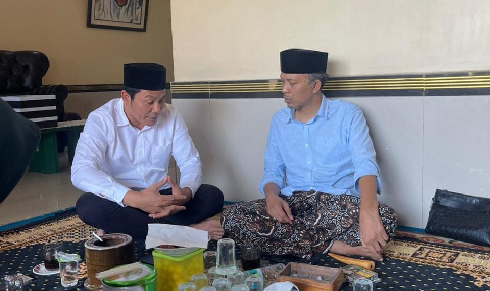 Subandi-Mimik Sowan ke Para Kiai, Gus Azam: Pemimpin Jujur dan Merakyat