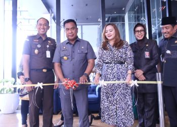 Pjs Bupati Isa Anshori Ajak Dukung Penuh UKM Sidoarjo Melalui Galery Kriya Kreatif