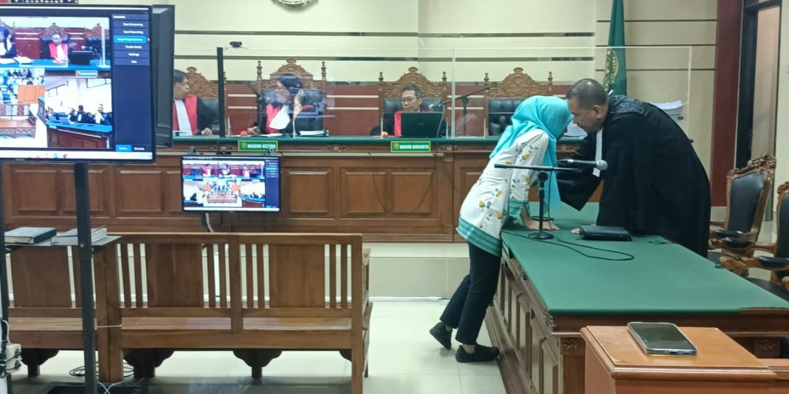 Hakim Tipikor Vonis 4 Tahun Penjara Siskawati Terdakwa Pemotongan Uang Insentif ASN BPPD Sidoarjo