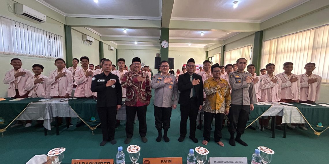 Divisi Humas Polri Gelar Sosialisasi Bahaya Radikalisme di Ponpes Bumi Sholawat Sidoarjo
