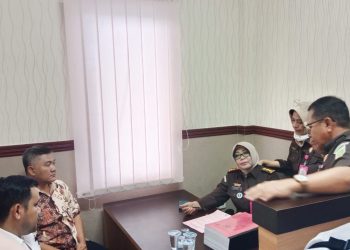 DJP Jatim II Serahkan Tersangka Tindak Pidana Perpajakan ke Kejaksaan