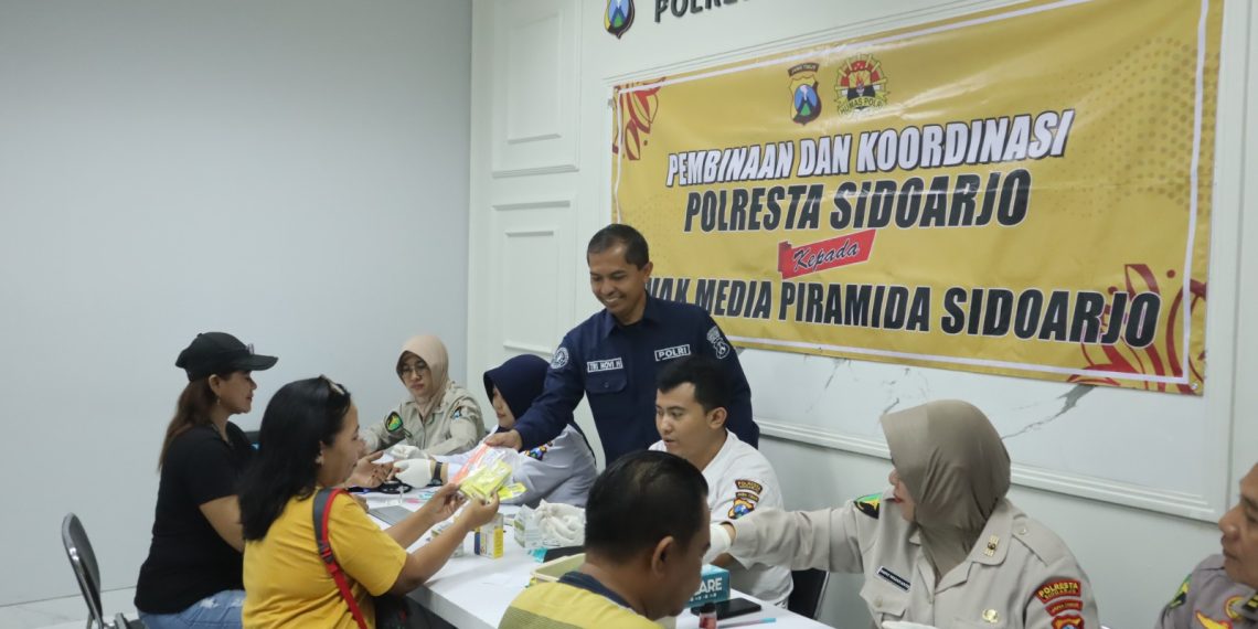 Sambut 73 Tahun Humas Polri, Polresta Sidoarjo Gelar Bakti Kesehatan Bagi Wartawan