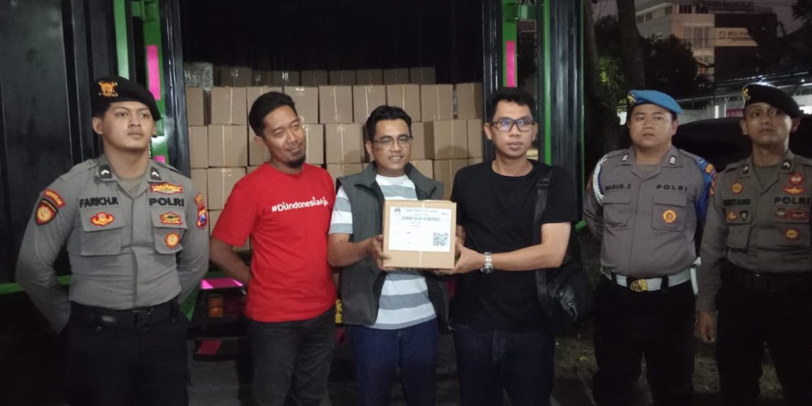 Pastikan Logistik Pilkada Aman, KPU Sortir Surat Suara Pilbup Sidoarjo