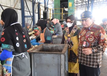 Pj Bupati Bogor Studi Banding Pengolahan Sampah di Sidoarjo