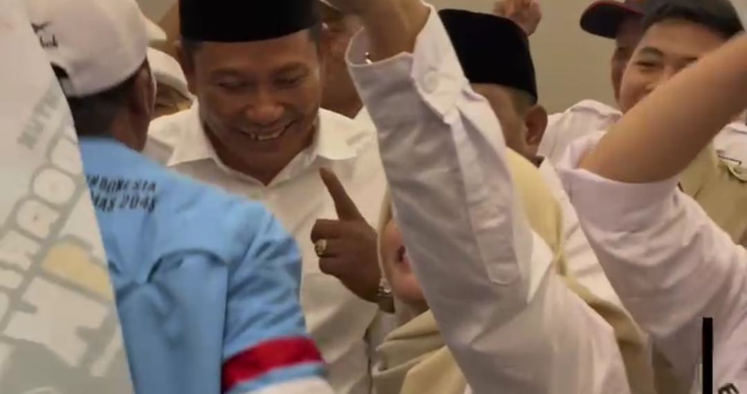 Subandi dan Mimik Idayana Sambut Hangat Ribuan Pendukung Sebelum Debat Kedua Pilkada