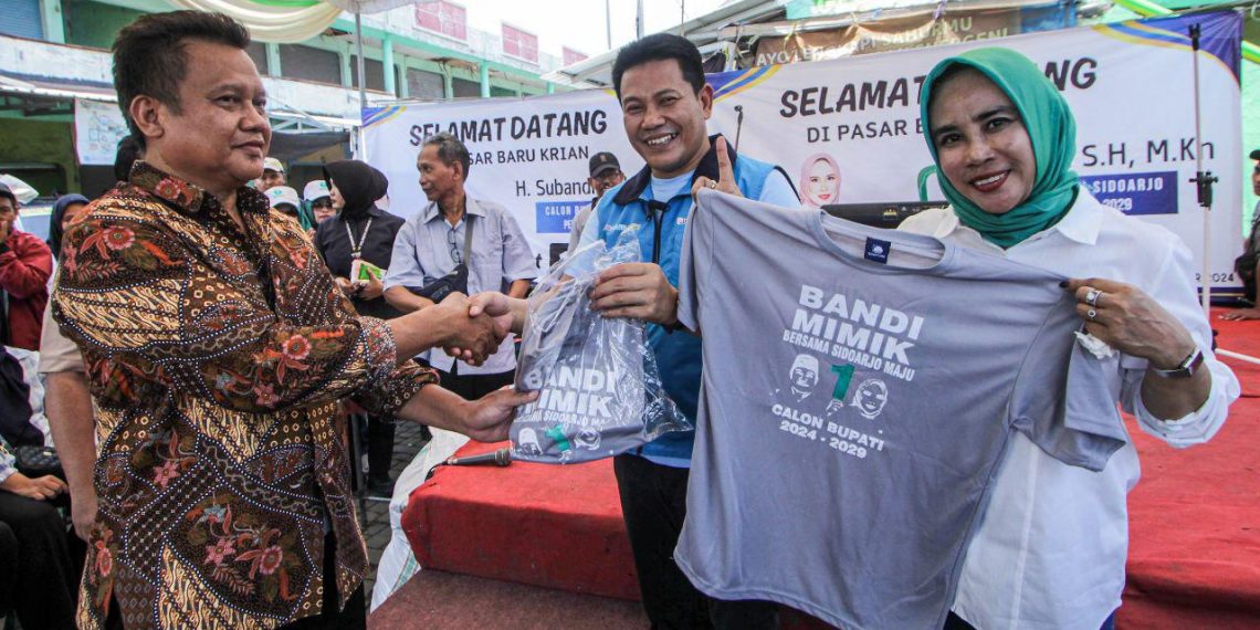 Bertemu Pedagang Pasar Krian, Subandi – Mimik Terima Banyak Aspirasi