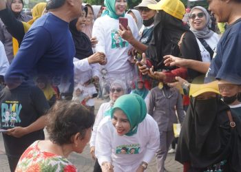 Sosok Grapyak dan Humble, Cawabup Hj Mimik Idayana Disambut Hangat Warga Perumahan