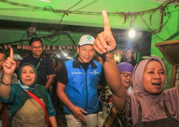 Kunjungi Pasar Wadungasri, Pedagang Kompak Pilih Tonggo Dewe Pak Bandi