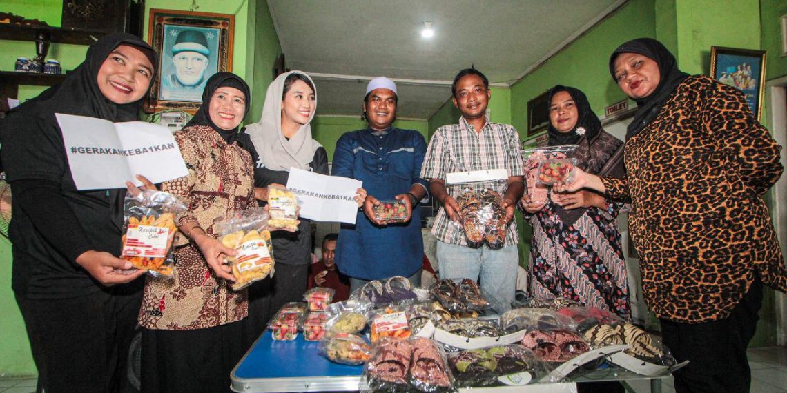 Tim #GerakanKeba1kan Bantu Makanan Bergizi Gratis ke Panti Rehabilitasi Mental
