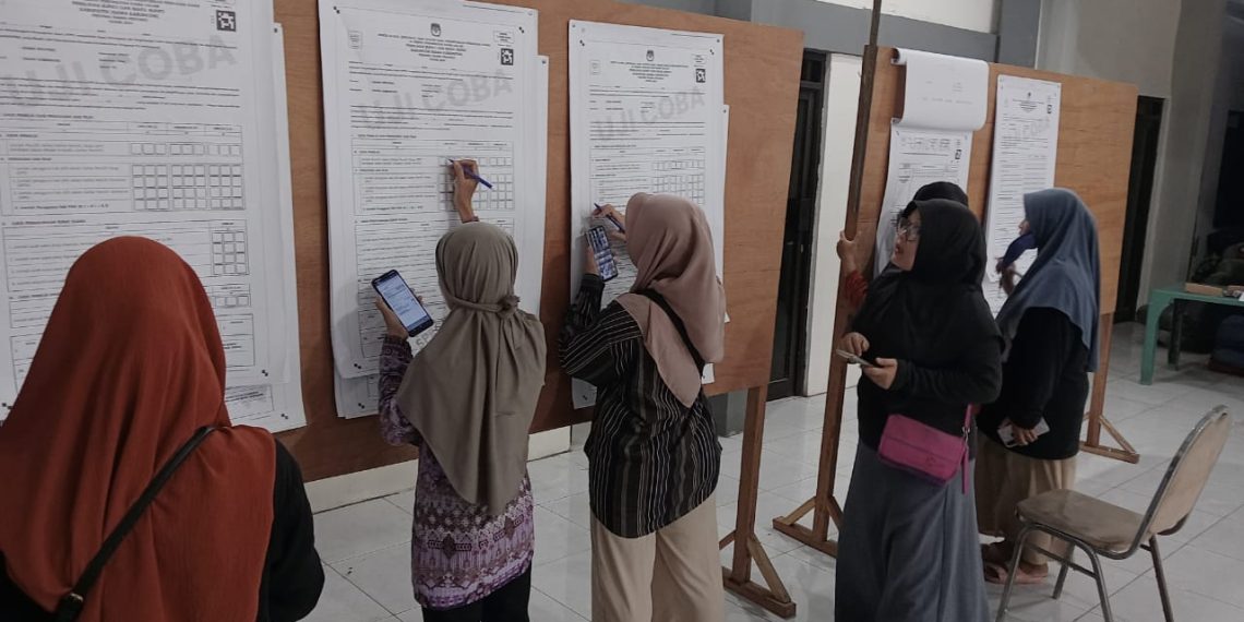 2733 KPPS Sidoarjo Ikuti Uji Beban Sirekap Nasional