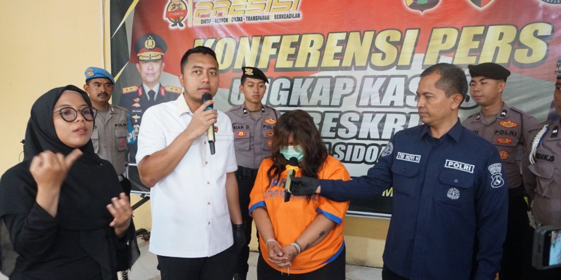 Polisi Ringkus Mucikari di Sidoarjo Jual Perempuan Via Medsos