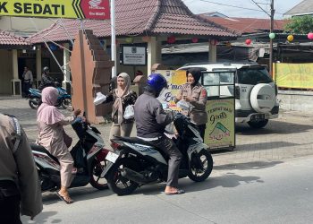 Wujudkan Kamtibmas Kondusif Pasca Pilkada, Polsek Sedati Lakukan Giat Jumat Berkah