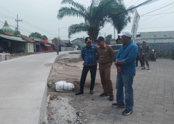 Plt Bupati Sidoarjo Subandi Pastikan Pengerjaan Betonisasi Jalan Tuntas Akhir Tahun 2024