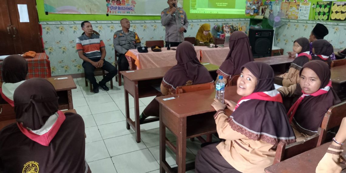 Polsek Krian Edukasi Bahaya Perundungan dan Narkoba ke Pelajar