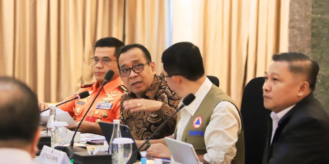 Antisipasi Banjir di Jabodetabek, Menko PMK: Modifikasi Cuaca  Secara Berkesinambungan