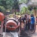 Polisi dan TNI Turun Bareng Warga Kerja Bakti di Desa Gempol Klutuk Tarik