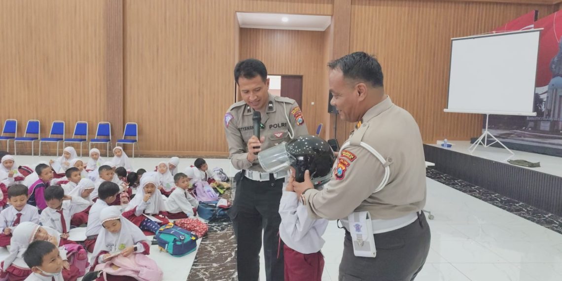 Satlantas Polresta Sidoarjo Edukasi Tertib Lalu Lintas Pelajar SD