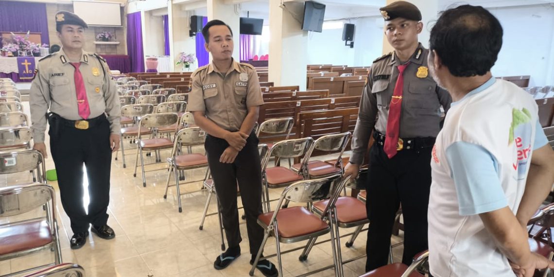 Sat Samapta Polresta Sidoarjo Patroli Gereja Jelang Natal