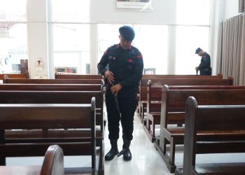 Jelang Misa Natal, Polisi Sterilisasi Gereja Sidoarjo