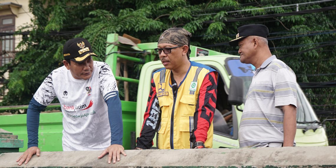 Plt Bupati Sidoarjo Subandi Turun Langsung Atasi Banjir