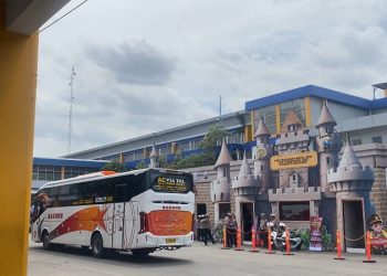Posyan Nataru  di Terminal Purabaya, Bertemakan Kastil Sidoarjo