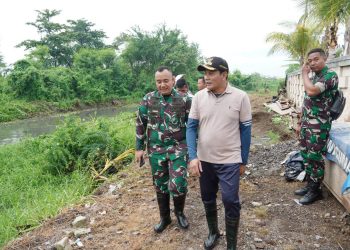 Plt Bupati Subandi Ikut Kerja Bakti Bersama Warga Sidoarjo