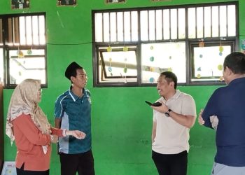 Ketua Komisi DPRD Sidoarjo Sidak Atap Ambrol SDN Sidodadi Candi