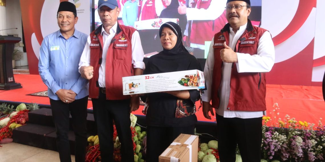 Target 10 KPM Naik Kelas, Mensos Gus Ipul dan Plt Bupati Subandi Kolaborasi Data Tunggal Sosial