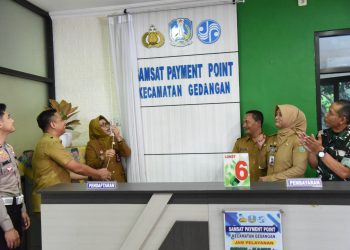 Dekatkan Pelayanan Pembayaran PKB, Pemkab Sidoarjo Buka Samsat Payment Point di Kantor Kecamatan Gedangan