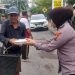 Polsek Taman Bagikan Makanan Gratis Jumat Berkah