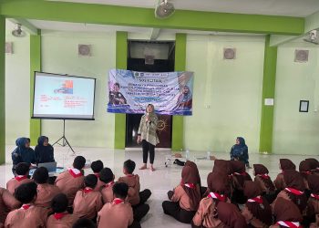 Kanit PPA Polresta Sidoarjo Edukasi Bijak Bermedsos dan Bullying di SMPN 1 Prambon