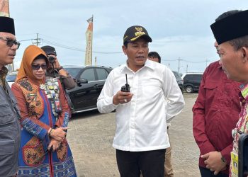 Plt Bupati Subandi Perintahkan Segera Perbaiki Jalan Rusak di Banjar Kemuning