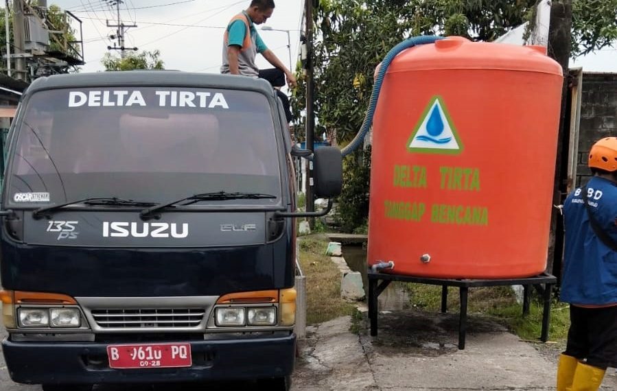 5 Tandon Air Bersih Disiapkan Perumda Delta Tirta untuk Warga Terdampak Banjir di Kecamatan Candi