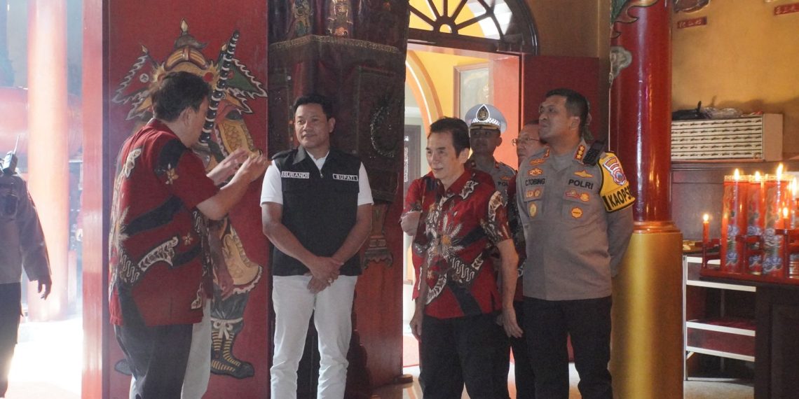 Forkopimda Sidoarjo Berikan Rasa Aman dan Nyaman Ibadah saat Imlek