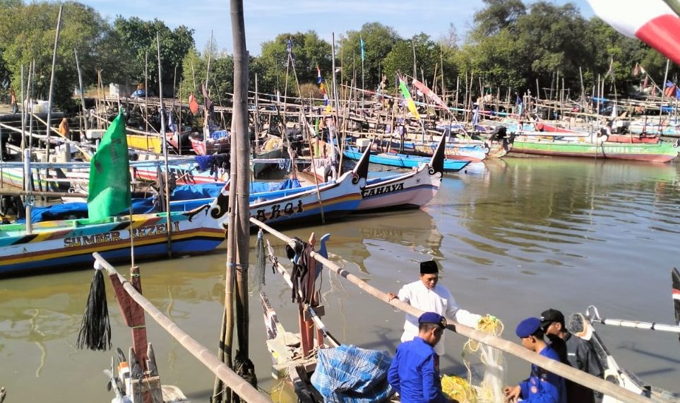 Potensi Cuaca Ekstrim, Satpolairud Polresta Sidoarjo Patroli Temui Nelayan
