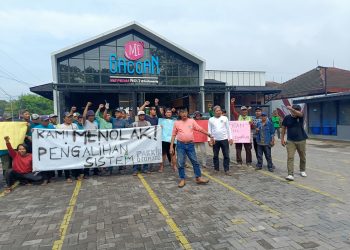 Kades dan Karang Taruna Demo Tolak Parkir Otomatis di Mie Gacoan Desa Gelam