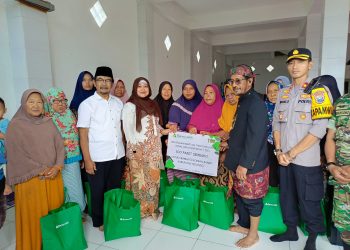 Bank BPR Delta Artha Bantu 500 Paket Sembako﻿ ke Warga Korban Banjir Tanggulangin