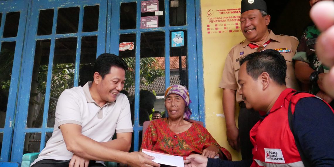 Plt Bupati Subandi Perbaiki Rumah Ny Kasmini Pascakebakaran di Desa Sambungrejo
