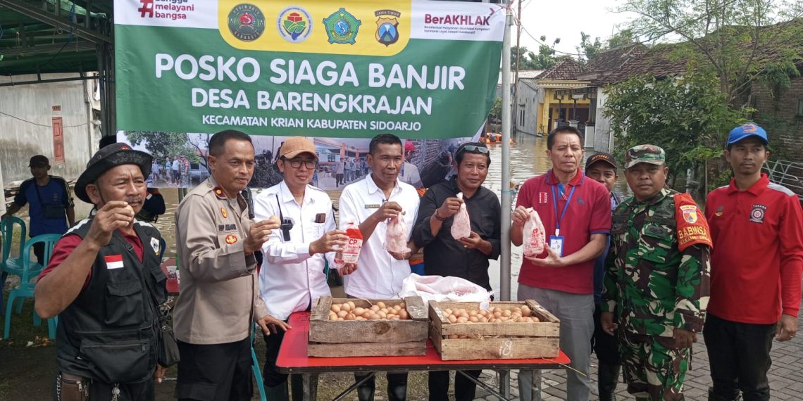Solid Bersinergi Dirikan Tenda Darurat Siaga Banjir di Desa Barengkrajan