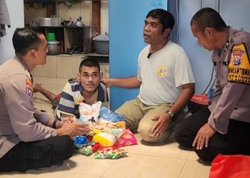 Kapolsek Tulangan Bantu Warga Keterbatasan Fisik
